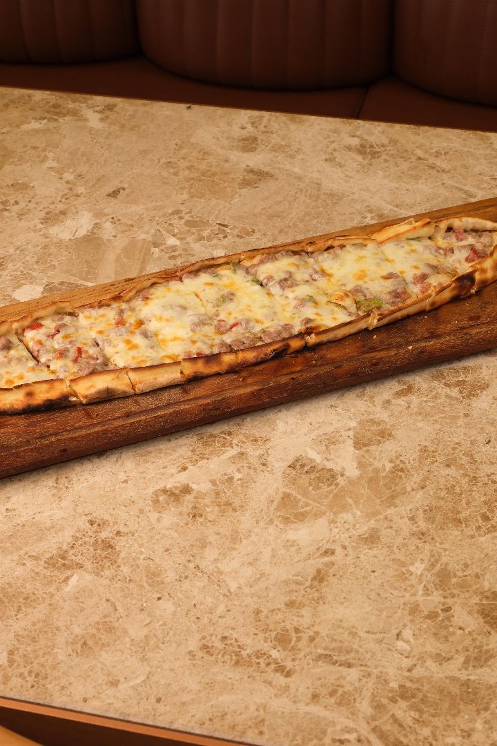 Kuşbaşılı -Kaşarlı Pide